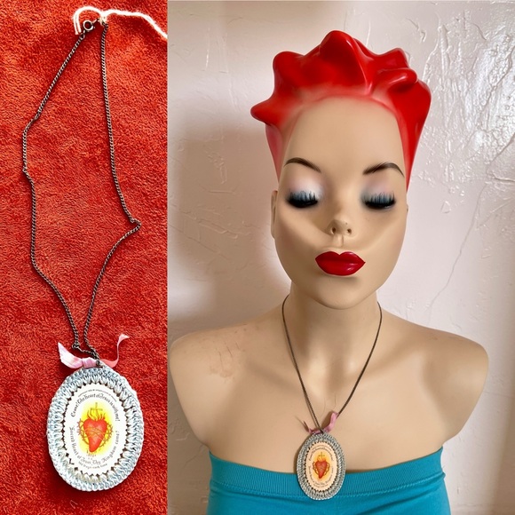 Handmade Artisan Vintage Crochet SACRED HEART Scapular NECKLACE - Picture 7 of 14